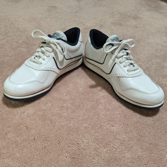 Vintage Footjoy Golf Shoes - Picture 2 of 7